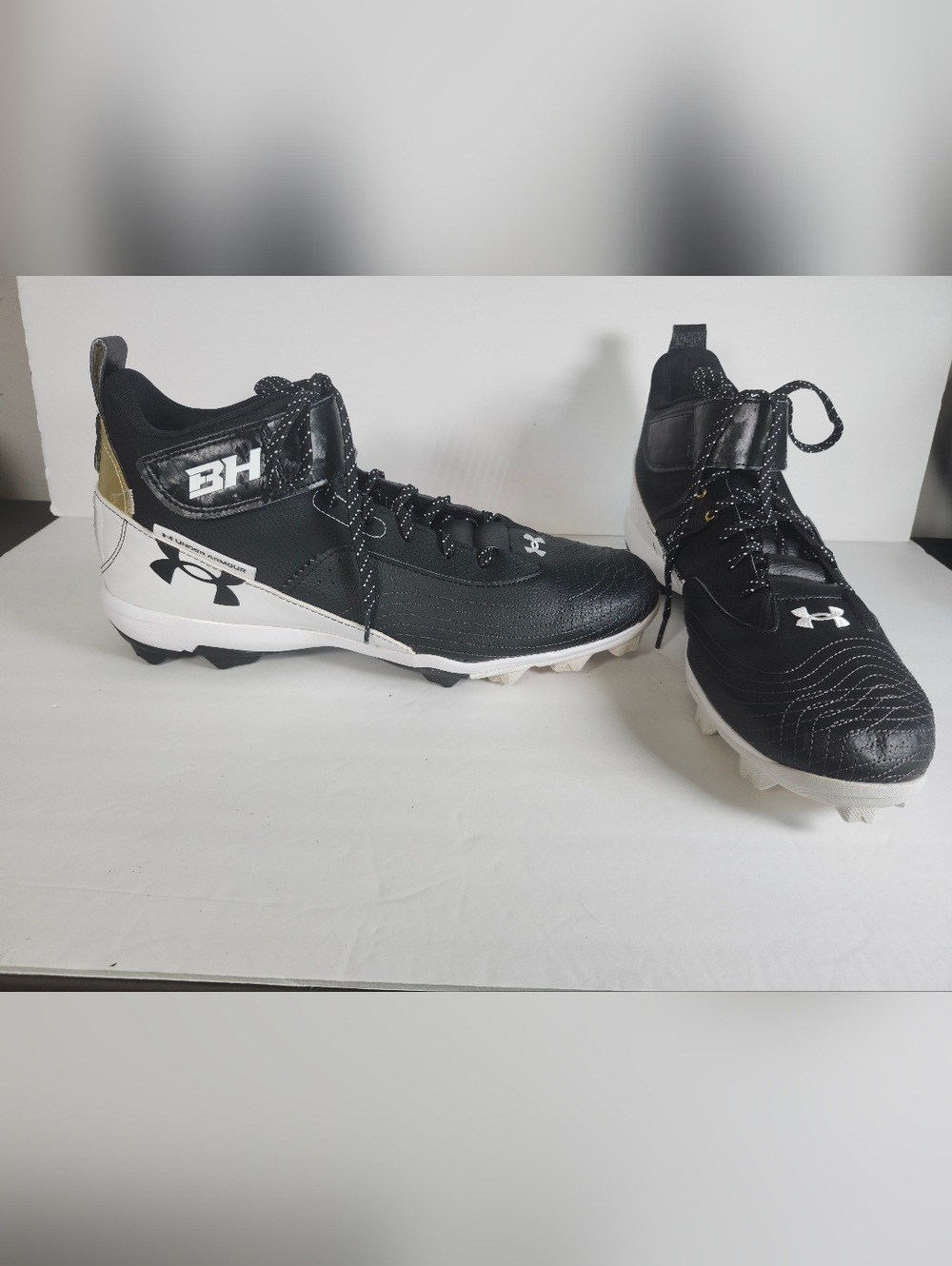 Under Armour Black WHT Gold Harper 7 Molded Baseball Cleats Athletic Shoes S 14M